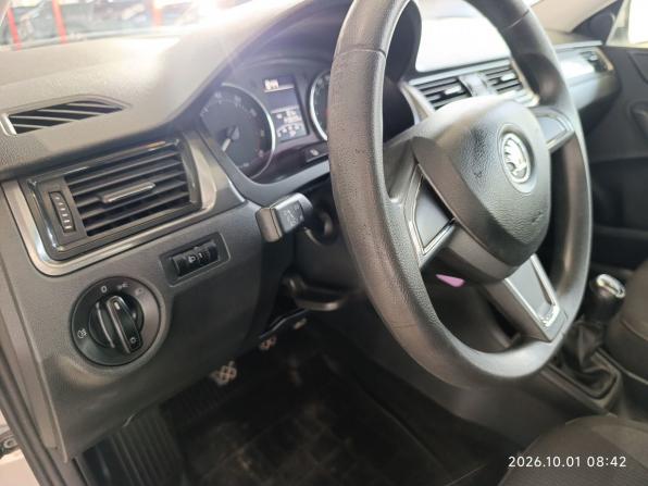 Skoda Rapid I с пробегом 2015 года, цена 950 000 рублей, 143659 км, лифтбек, Автокод Объявления