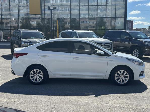 Hyundai Solaris II с пробегом 2017 года, цена 1 260 000 рублей, 128175 км, седан, Автокод Объявления
