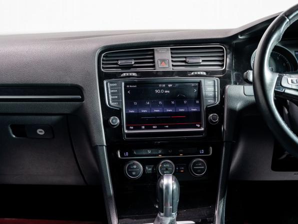 Volkswagen Golf VII с пробегом 2014 года, цена 1 395 000 рублей, 80332 км, универсал, Автокод Объявления