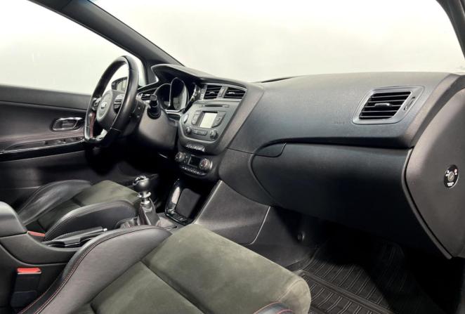 Kia Ceed GT I с пробегом 2015 года, цена 1 570 000 рублей, 154956 км, хэтчбек, Автокод Объявления