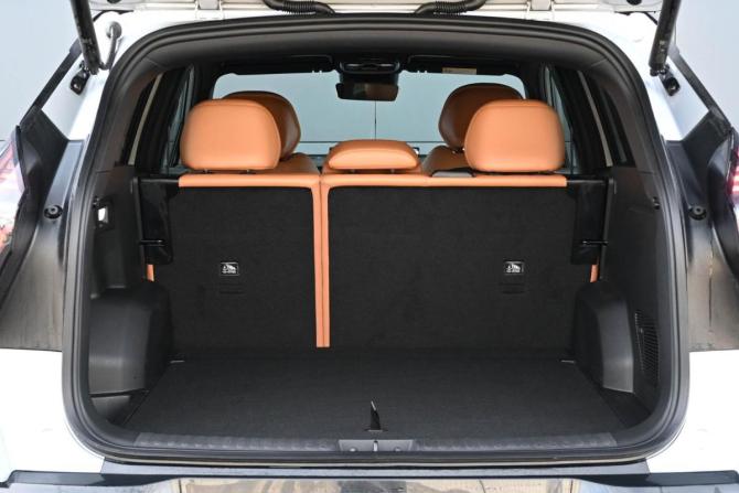Geely Atlas II с пробегом 2025 года, цена 2 899 000 рублей, 8829 км, внедорожник, Автокод Объявления