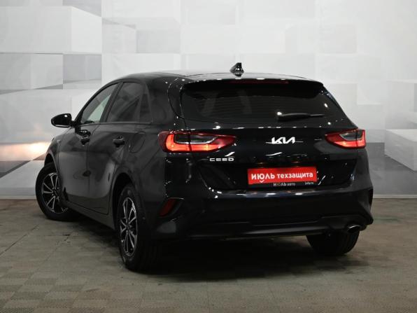 Kia Ceed III Рестайлинг с пробегом 2022 года, цена 2 450 000 рублей, 56577 км, хэтчбек, Автокод Объявления