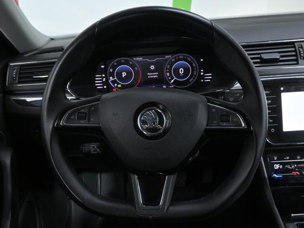 Skoda Superb III Рестайлинг с пробегом 2023 года, цена 3 430 000 рублей, 41408 км, лифтбек, Автокод Объявления
