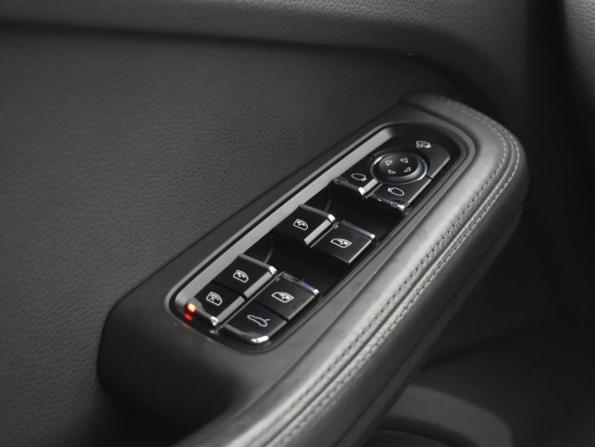 Porsche Macan I с пробегом 2016 года, цена 2 963 300 рублей, 166184 км, внедорожник, Автокод Объявления