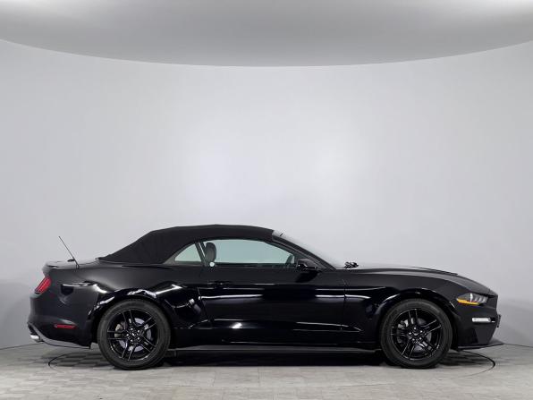 Ford Mustang VI Рестайлинг с пробегом 2021 года, цена 3 060 000 рублей, 82179 км, кабриолет, Автокод Объявления