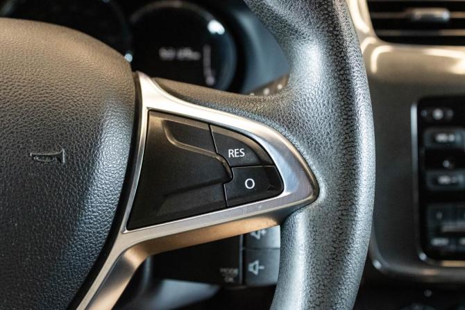 Renault Sandero II Рестайлинг с пробегом 2019 года, цена 1 349 000 рублей, 53124 км, хэтчбек, Автокод Объявления