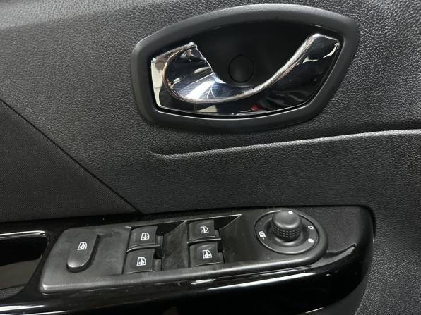 Renault Kaptur I с пробегом 2018 года, цена 1 219 000 рублей, 130123 км, внедорожник, Автокод Объявления