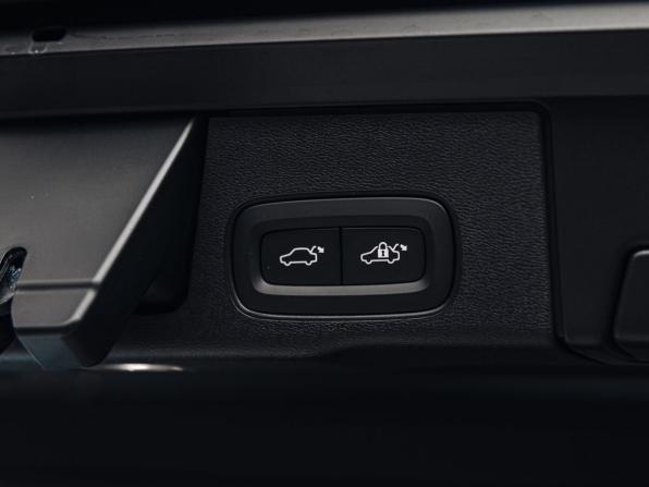 Volvo XC60 II Рестайлинг с пробегом 2024 года, цена 6 200 000 рублей, 60 км, внедорожник, Автокод Объявления