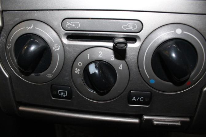 Nissan Cube II (Z11) с пробегом 2004 года, цена 350 000 рублей, 245635 км, минивэн, Автокод Объявления