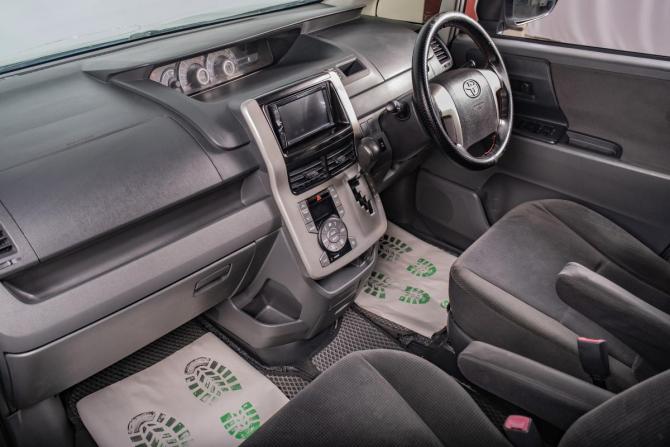 Toyota Voxy II (R70) с пробегом 2008 года, цена 1 259 000 рублей, 289000 км, минивэн, Автокод Объявления