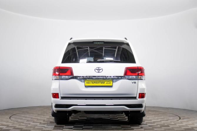 Toyota Land Cruiser 200 Series Рестайлинг 2 с пробегом 2017 года, цена 7 300 000 рублей, 117526 км, внедорожник, Автокод Объявления