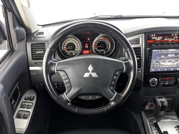 Mitsubishi Pajero IV Рестайлинг 2 с пробегом 2021 года, цена 3 900 000 рублей, 80073 км, внедорожник, Автокод Объявления