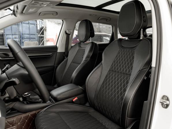 Skoda Karoq I с пробегом 2020 года, цена 2 380 000 рублей, 47236 км, внедорожник, Автокод Объявления
