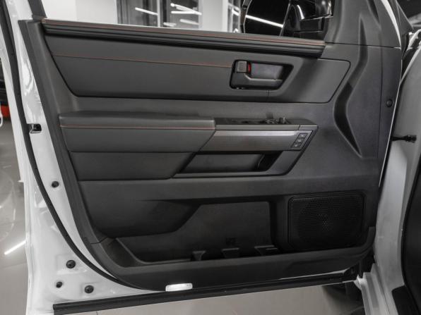 Toyota Sequoia III с пробегом 2023 года, цена 12 750 000 рублей, 25280 км, внедорожник, Автокод Объявления
