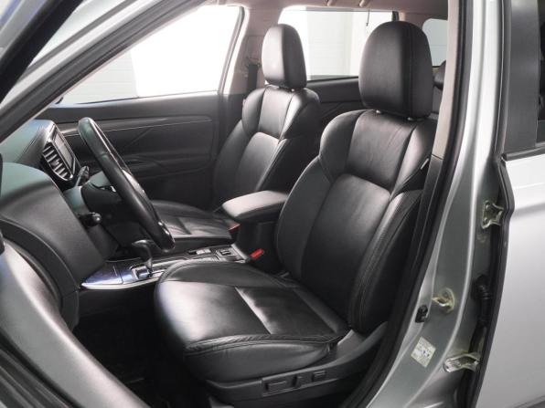 Mitsubishi Outlander III Рестайлинг 3 с пробегом 2020 года, цена 2 438 000 рублей, 182952 км, внедорожник, Автокод Объявления