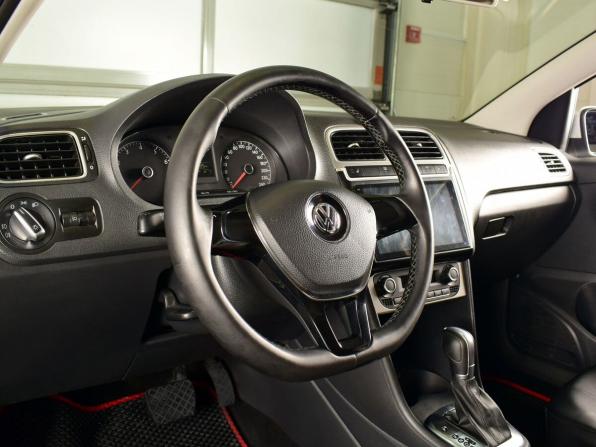Volkswagen Polo V Рестайлинг с пробегом 2016 года, цена 1 049 995 рублей, 149983 км, седан, Автокод Объявления