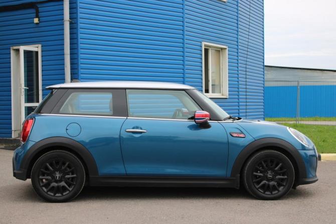 Mini Hatch III (F55/F56) Рестайлинг 2 с пробегом 2021 года, цена 2 379 000 рублей, 57265 км, хэтчбек, Автокод Объявления