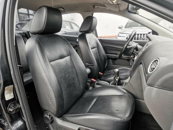 Ford Focus II с пробегом 2005 года, цена 349 000 рублей, 291441 км, седан, Автокод Объявления