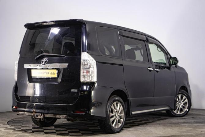 Toyota Voxy II (R70) Рестайлинг с пробегом 2012 года, цена 1 329 000 рублей, 325993 км, минивэн, Автокод Объявления