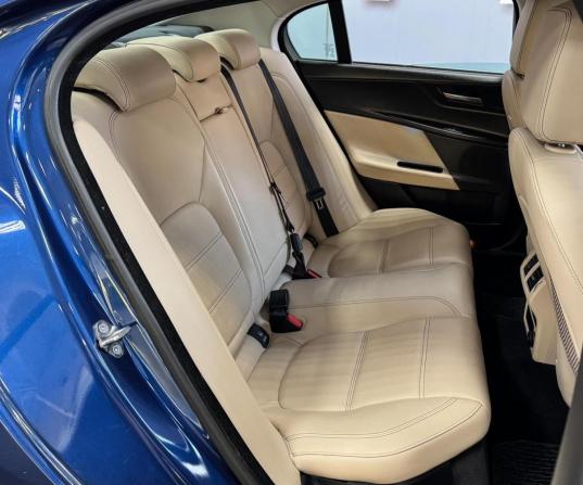 Jaguar XE I с пробегом 2015 года, цена 2 450 000 рублей, 42000 км, седан, Автокод Объявления