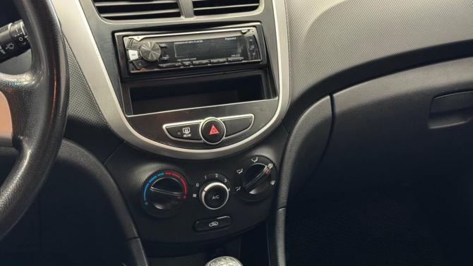 Hyundai Solaris I с пробегом 2011 года, цена 610 000 рублей, 147991 км, седан, Автокод Объявления