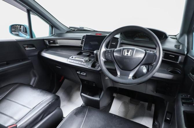 Honda Freed I с пробегом 2010 года, цена 899 000 рублей, 203000 км, компактвэн, Автокод Объявления