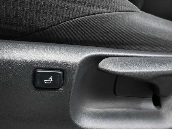 Toyota C-HR I с пробегом 2018 года, цена 2 279 900 рублей, 93547 км, внедорожник, Автокод Объявления