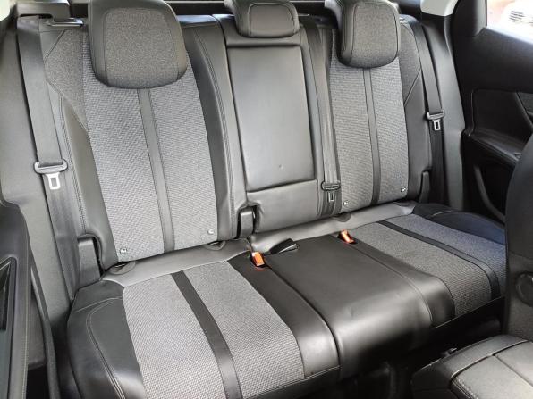 Peugeot 3008 II с пробегом 2017 года, цена 1 799 000 рублей, 95509 км, внедорожник, Автокод Объявления