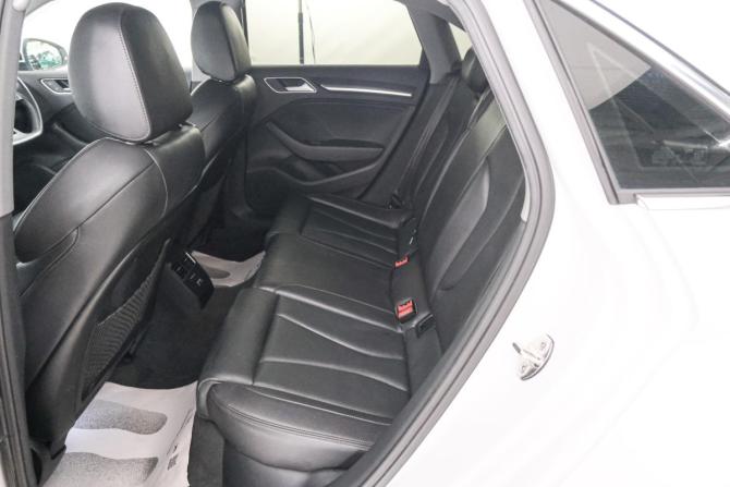 Audi A3 III (8V) Рестайлинг с пробегом 2019 года, цена 2 109 000 рублей, 37500 км, седан, Автокод Объявления