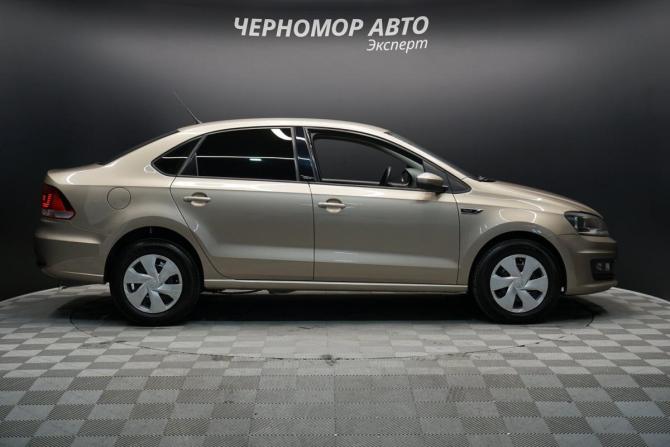 Volkswagen Polo V Рестайлинг с пробегом 2016 года, цена 1 093 000 рублей, 220000 км, седан, Автокод Объявления