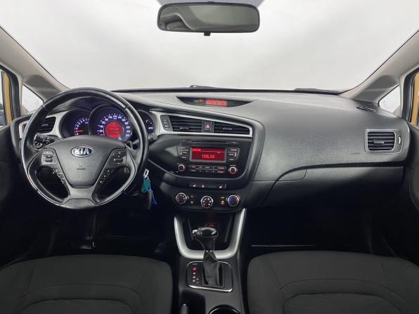 Kia Ceed II Рестайлинг с пробегом 2017 года, цена 1 399 000 рублей, 105544 км, универсал, Автокод Объявления