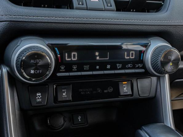 Toyota RAV4 V (XA50) с пробегом 2020 года, цена 3 090 000 рублей, 48223 км, внедорожник, Автокод Объявления