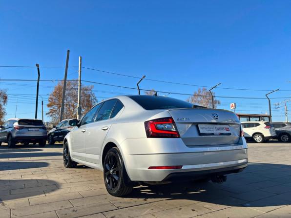 Skoda Octavia III (A7) Рестайлинг с пробегом 2018 года, цена 1 780 000 рублей, 137532 км, лифтбек, Автокод Объявления