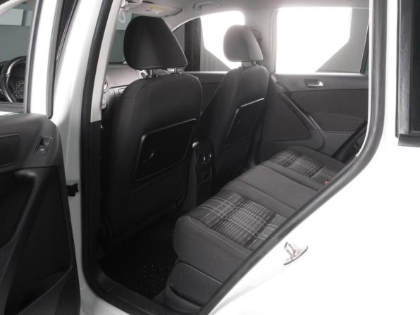 Volkswagen Tiguan I Рестайлинг с пробегом 2015 года, цена 1 599 000 рублей, 83411 км, внедорожник, Автокод Объявления