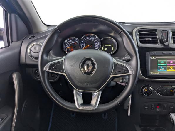 Renault Sandero II Рестайлинг с пробегом 2022 года, цена 1 385 000 рублей, 71983 км, хэтчбек, Автокод Объявления