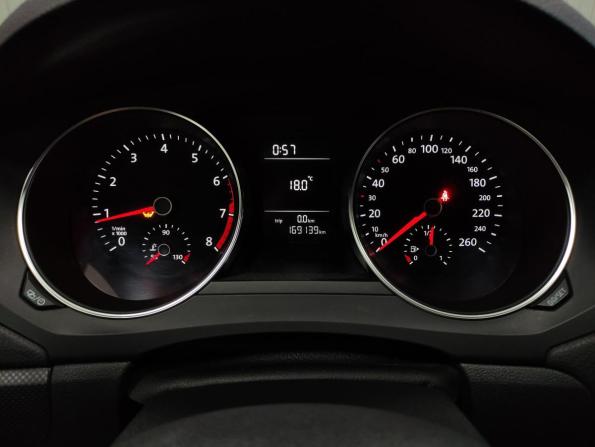 Volkswagen Jetta VI Рестайлинг с пробегом 2015 года, цена 895 000 рублей, 169140 км, седан, Автокод Объявления