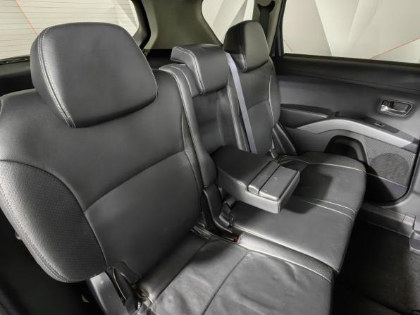 Mitsubishi Outlander II Рестайлинг с пробегом 2011 года, цена 919 000 рублей, 220917 км, внедорожник, Автокод Объявления