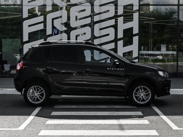 Renault Sandero II с пробегом 2015 года, цена 1 069 000 рублей, 118117 км, хэтчбек, Автокод Объявления