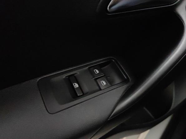 Volkswagen Polo V с пробегом 2015 года, цена 898 000 рублей, 106000 км, седан, Автокод Объявления
