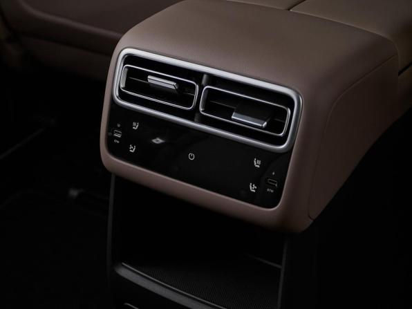 Новый Li Auto (Lixiang) L6 2025 года, цена 8 190 000 рублей, внедорожник, Автокод Объявления