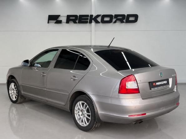 Skoda Octavia II (A5) Рестайлинг с пробегом 2012 года, цена 1 049 000 рублей, 148000 км, лифтбек, Автокод Объявления