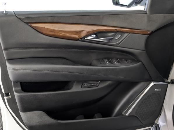 Cadillac Escalade IV с пробегом 2016 года, цена 4 125 000 рублей, 123601 км, внедорожник, Автокод Объявления