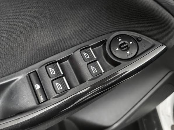 Ford Focus III Рестайлинг с пробегом 2018 года, цена 1 099 000 рублей, 170100 км, хэтчбек, Автокод Объявления