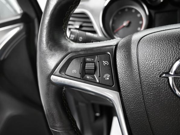 Opel Mokka I с пробегом 2014 года, цена 1 275 000 рублей, 81467 км, внедорожник, Автокод Объявления