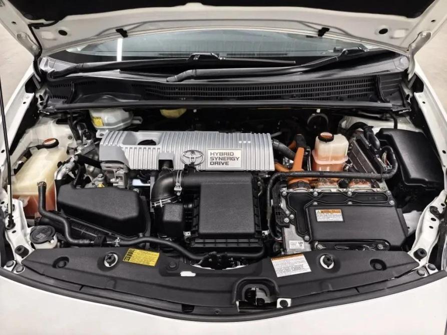 Toyota Prius III Рестайлинг (XW30) Барнаул  - изображение 8