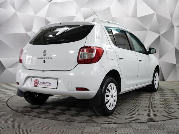Renault Sandero II с пробегом 2018 года, цена 710 000 рублей, 220000 км, хэтчбек, Автокод Объявления