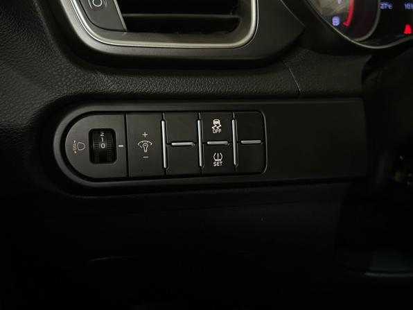 Kia Ceed III Рестайлинг с пробегом 2021 года, цена 1 999 900 рублей, 101842 км, универсал, Автокод Объявления