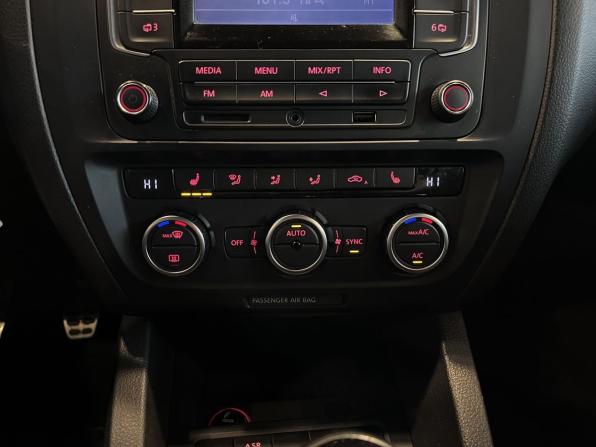 Volkswagen Jetta VI с пробегом 2014 года, цена 980 000 рублей, 107341 км, седан, Автокод Объявления
