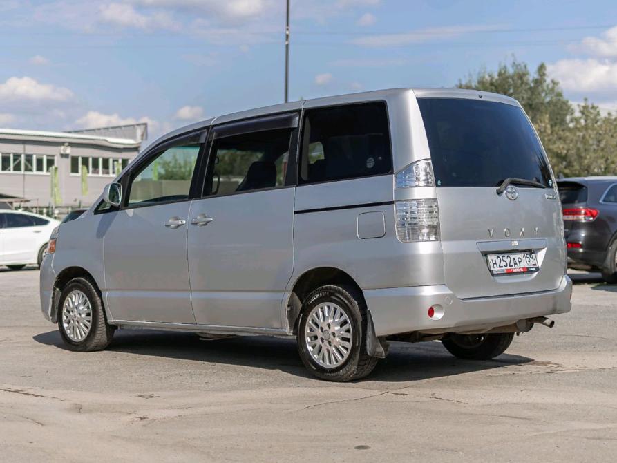 Toyota Voxy I (R60) Ижевск  - изображение 7