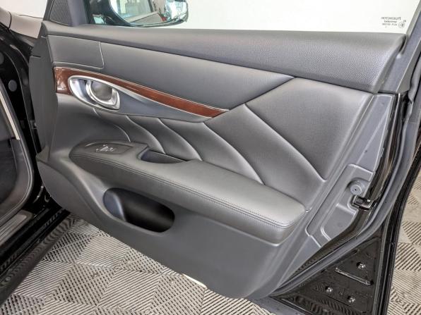 Infiniti Q70 I Рестайлинг с пробегом 2015 года, цена 2 425 000 рублей, 93317 км, седан, Автокод Объявления